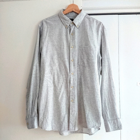 Uniqlo Other - 💖 2/$25 💖 Uniqlo Off-White Monochrome Grid Flannel Button-Down Shirt